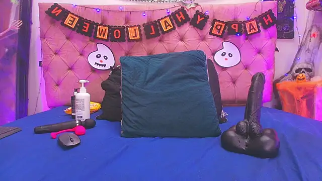 Snapshot of Auroraa_miller chatting on 27, 10, 2025 Auroraa miller online show from 27, 10, 2025