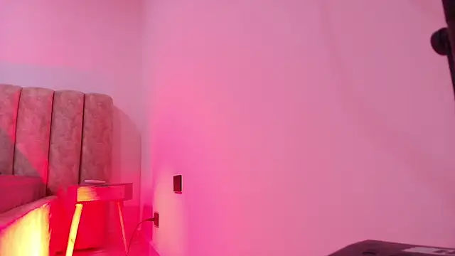 Snapshot of Auroraa_miller chatting on 12, 11, 2025 Auroraa miller online show from 12, 11, 2025