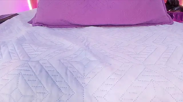 Auroraa miller online show from 20, 2, 2026