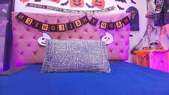 Snapshot of Auroraa_miller chatting on 22, 10, 2025 Auroraa miller online show from 22, 10, 2025