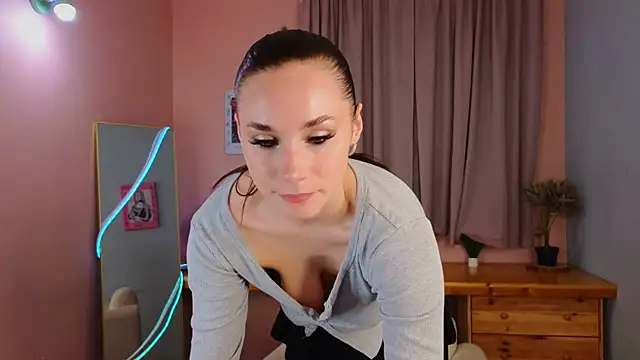 too sexxxy online show from 17, 5, 2026