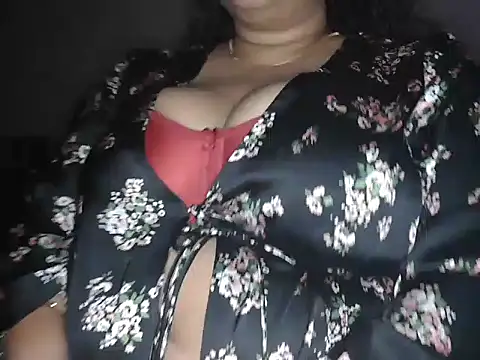 kissingcurvy online show from 7, 10, 2025