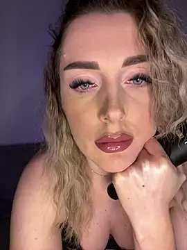 LunaDiamondX online show from 22, 1, 2025