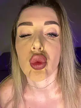 LunaDiamondX online show from 24, 1, 2025