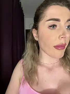 LunaDiamondX online show from 1, 2, 2025