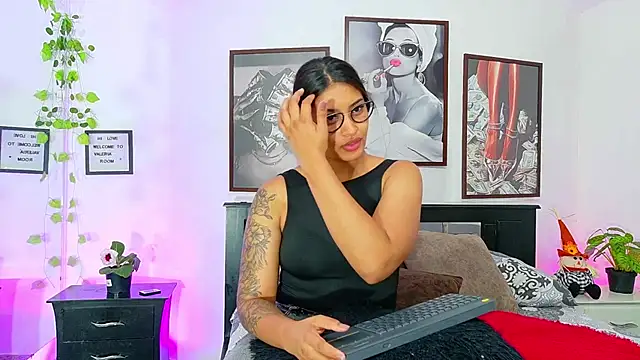 Snapshot of loretahorny chatting on 27, 2, 2026 loretahorny online show from 27, 2, 2026