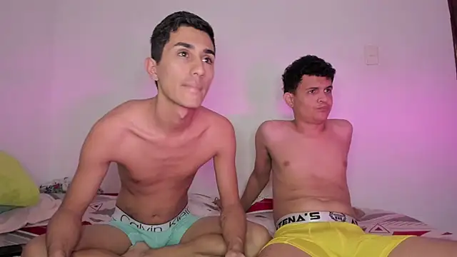 CoupleTwink12 online show from 10, 3, 2026