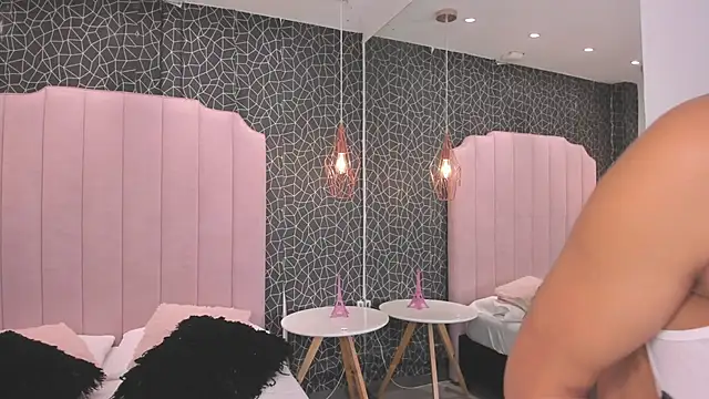 ArianaGolden online show from 14, 9, 2025