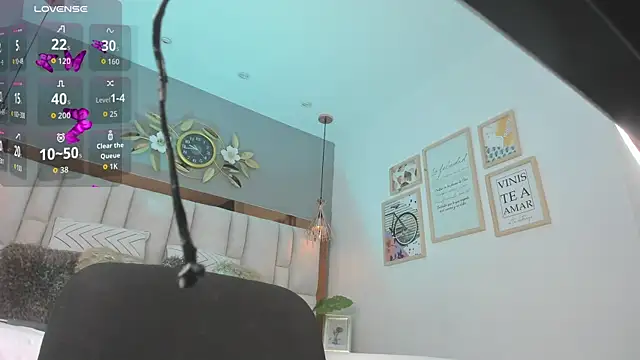 ArianaGolden online show from 4, 11, 2025