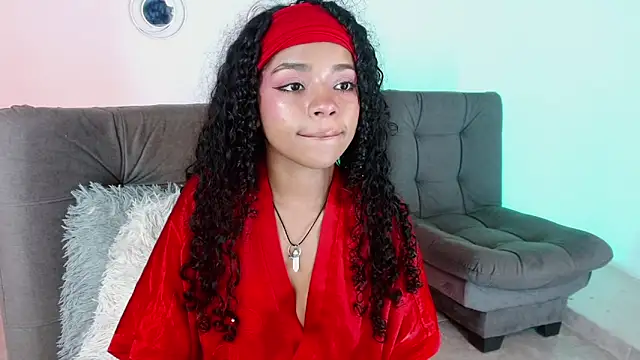 lucie petite online show from 21, 3, 2025