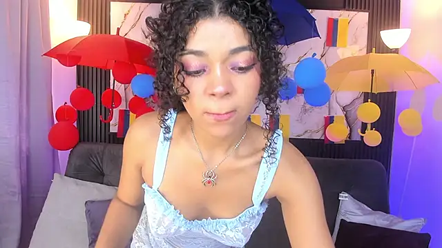 Snapshot of lucie_petite chatting on 26, 6, 2026 lucie petite online show from 26, 6, 2026