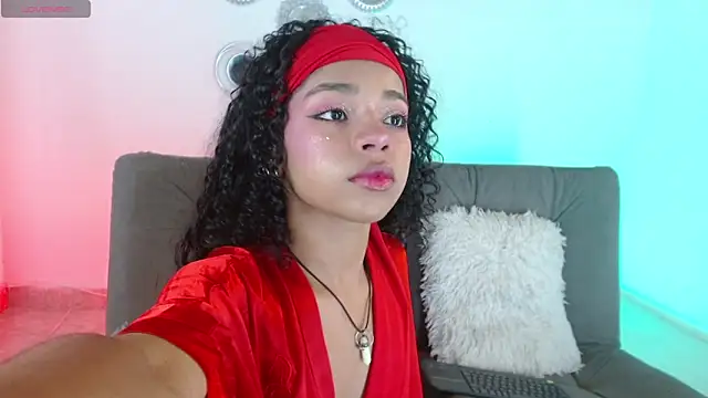 lucie petite online show from 21, 3, 2025