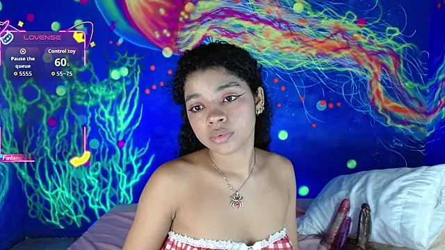 lucie petite online show from 10, 10, 2025