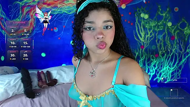 lucie petite online show from 29, 11, 2025