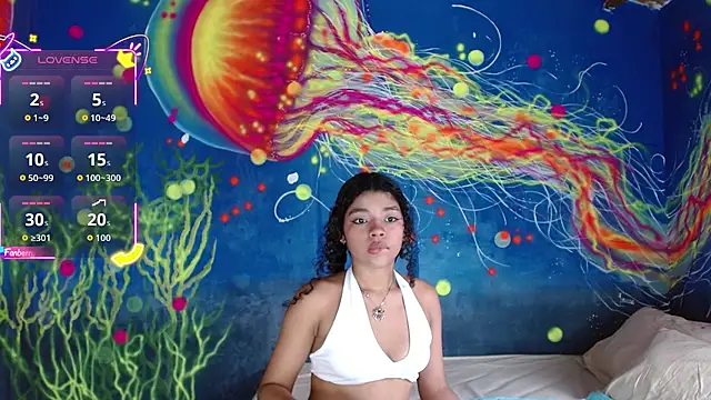 lucie petite online show from 4, 10, 2025