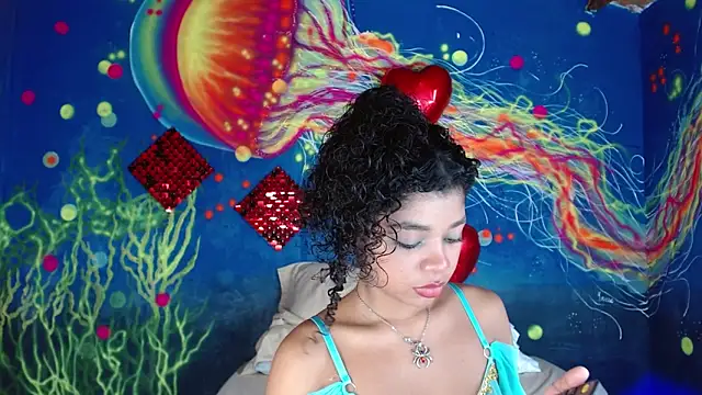 lucie petite online show from 25, 9, 2025