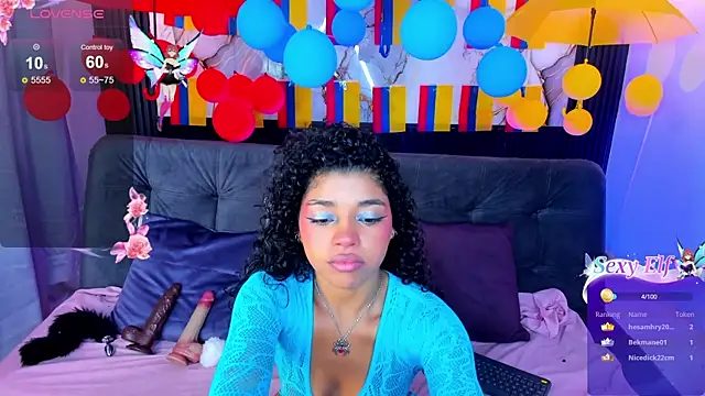 Snapshot of lucie_petite chatting on 21, 6, 2026 lucie petite online show from 21, 6, 2026