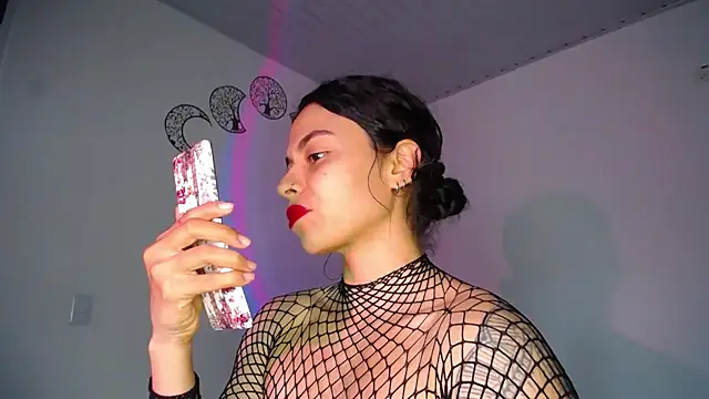 Snapshot of lana_roman chatting on 25, 10, 2025 lana roman online show from 25, 10, 2025