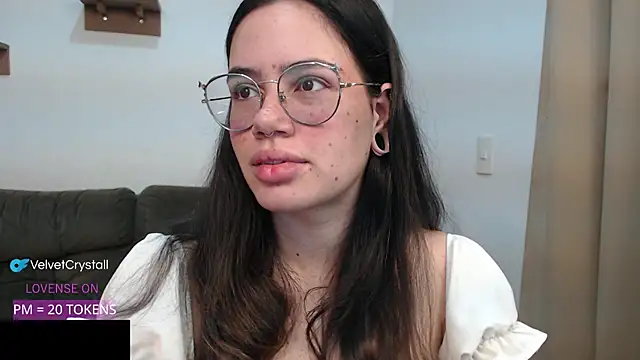 Snapshot of crystalll_room chatting on 24, 9, 2025 crystalll room online show from 24, 9, 2025