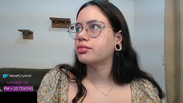 Snapshot of crystalll_room chatting on 16, 9, 2025 crystalll room online show from 16, 9, 2025