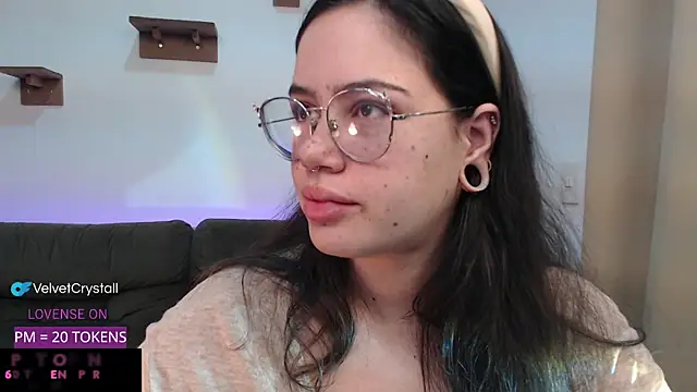 Snapshot of crystalll_room chatting on 29, 9, 2025 crystalll room online show from 29, 9, 2025