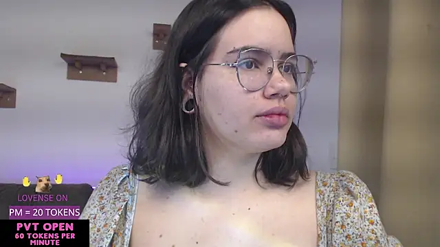 crystalll room online show from 22, 5, 2026