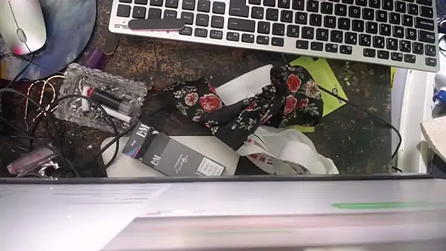 jazmin mature  online show from 28, 10, 2025