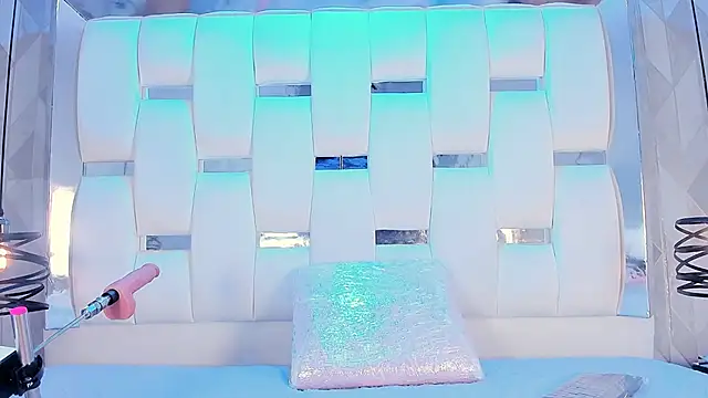 BriannaRoses online show from 24, 10, 2025