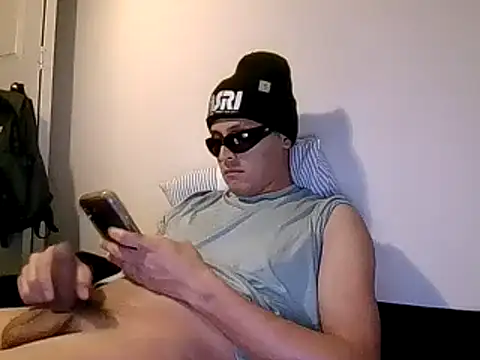 Snapshot of PerroDemonioHot chatting on 4, 2, 2025 PerroDemonioHot online show from 4, 2, 2025