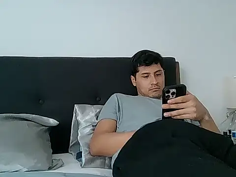 Snapshot of PerroDemonioHot chatting on 25, 2, 2026 PerroDemonioHot online show from 25, 2, 2026