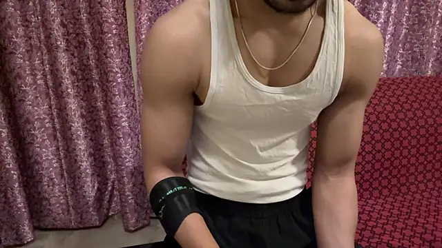 hot hunk boy online show from 10, 2, 2026