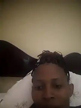 Snapshot of hungrydog18 chatting on 28, 9, 2025 hungrydog18 online show from 28, 9, 2025