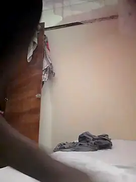 Snapshot of hungrydog18 chatting on 2, 10, 2025 hungrydog18 online show from 2, 10, 2025