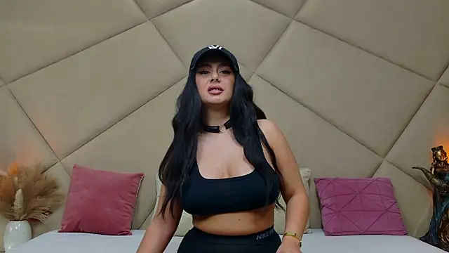 Snapshot of ChloeFrost chatting on 13, 11, 2025 ChloeFrost online show from 13, 11, 2025