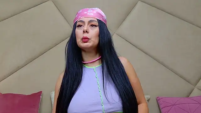 Snapshot of ChloeFrost chatting on 26, 11, 2025 ChloeFrost online show from 26, 11, 2025