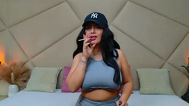 Snapshot of ChloeFrost chatting on 25, 10, 2025 ChloeFrost online show from 25, 10, 2025