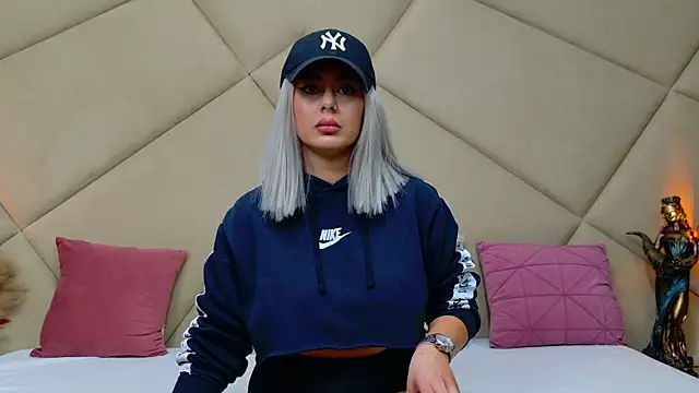 Snapshot of ChloeFrost chatting on 21, 11, 2025 ChloeFrost online show from 21, 11, 2025