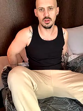 AssHunter4k online show from 16, 11, 2025