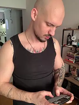 AssHunter4k online show from 19, 12, 2025