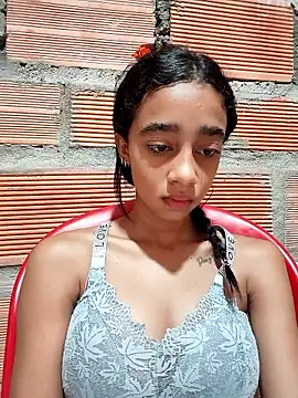 Zoe Sweett18 online show from 5, 11, 2025