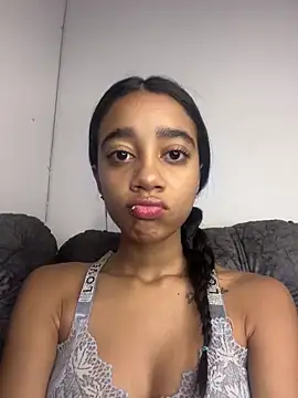 Snapshot of Zoe_Sweett18 chatting on 25, 2, 2026 Zoe Sweett18 online show from 25, 2, 2026