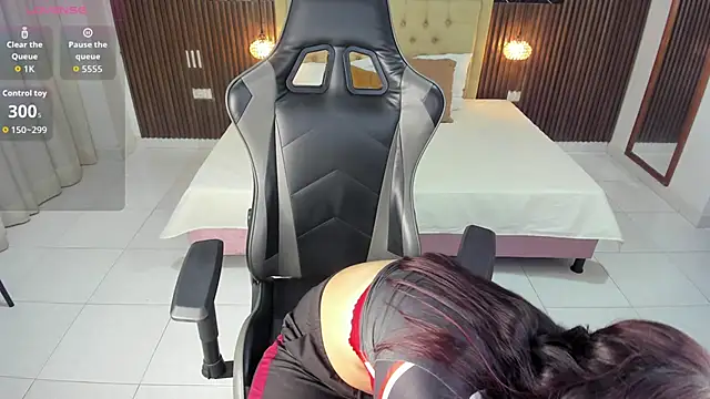 Lolly 18 online show from 4, 3, 2026