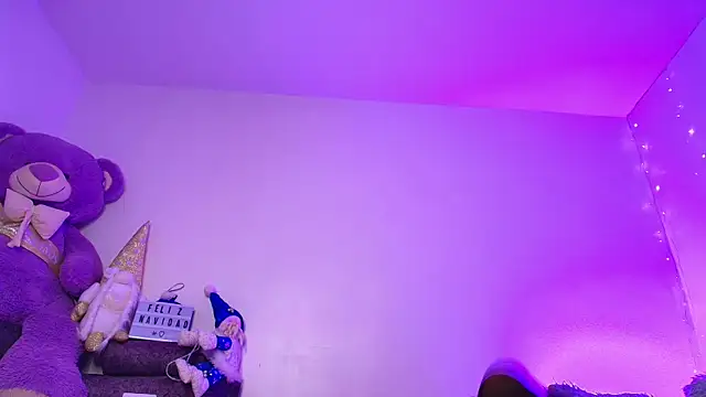 MiaFlamesxxx online show from 18, 12, 2025