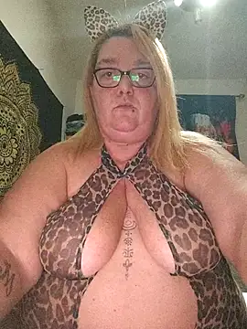 diosacurvy1984 online show from 9, 11, 2025