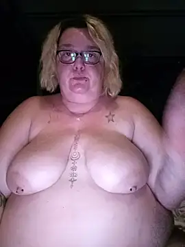 Snapshot of diosacurvy1984 chatting on 7, 7, 2026 diosacurvy1984 online show from 7, 7, 2026