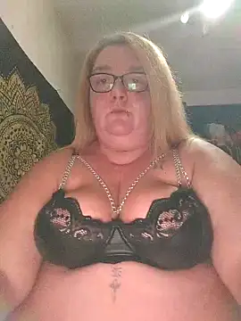 diosacurvy1984 online show from 5, 11, 2025