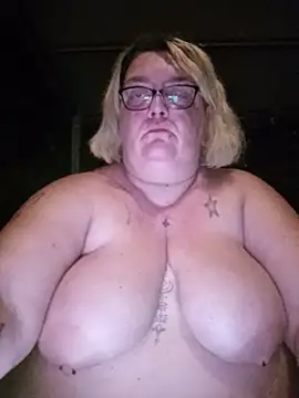 Snapshot of diosacurvy1984 chatting on 2, 7, 2026 diosacurvy1984 online show from 2, 7, 2026