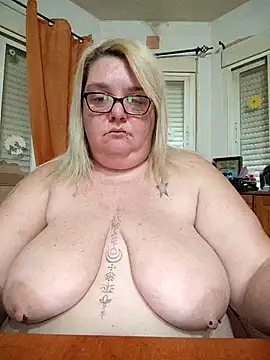 diosacurvy1984 online show from 30, 4, 2026
