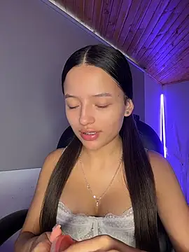 Snapshot of Sofia18_pinkk chatting on 17, 6, 2026 Sofia18 pinkk online show from 17, 6, 2026