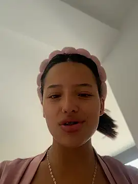 Sofia18 pinkk online show from 17, 5, 2026